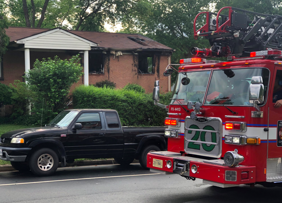 Dale City house fire displaces 2